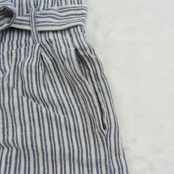 A. Calin Pinstripe Women's Shorts Size M - Picture 5 of 11